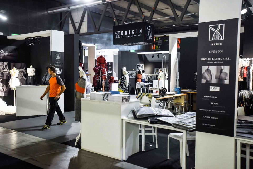 At ORIGIN PASSION AND BELIEFS, the main Italian fashion and accessory  production districts  play a leading role.  